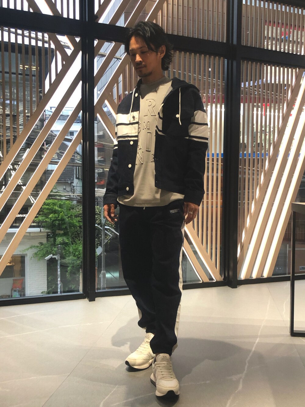 「axdenimchange、denimday2023、denimday、デニムデー、デニムセットアップ、AXchanger、AXchange、AXCatStreet、axchange、アルマーニエクスチェンジ、セットアップ」｜「ARMANI EXCHANGEの【A|X アルマーニ エクスチェンジ】ボリュームソール　レースアップスニーカー（スニーカー、ホワイト系）」を使った、MR.kobaさん（メンズ・173cm）の春コーディネートの1枚目の写真