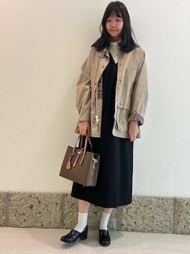「アイテム（レインシューズ）」を使った、YUKIさん（レディース・165cm）の秋コーディネート