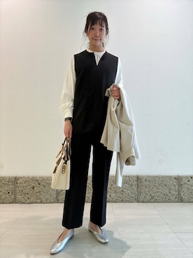 URBAN RESEARCH DOORSのベストを使った「セットアップ」のレディース