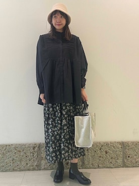「アイテム（レインシューズ）」を使った、YUKIさん（レディース・165cm）の秋コーディネート