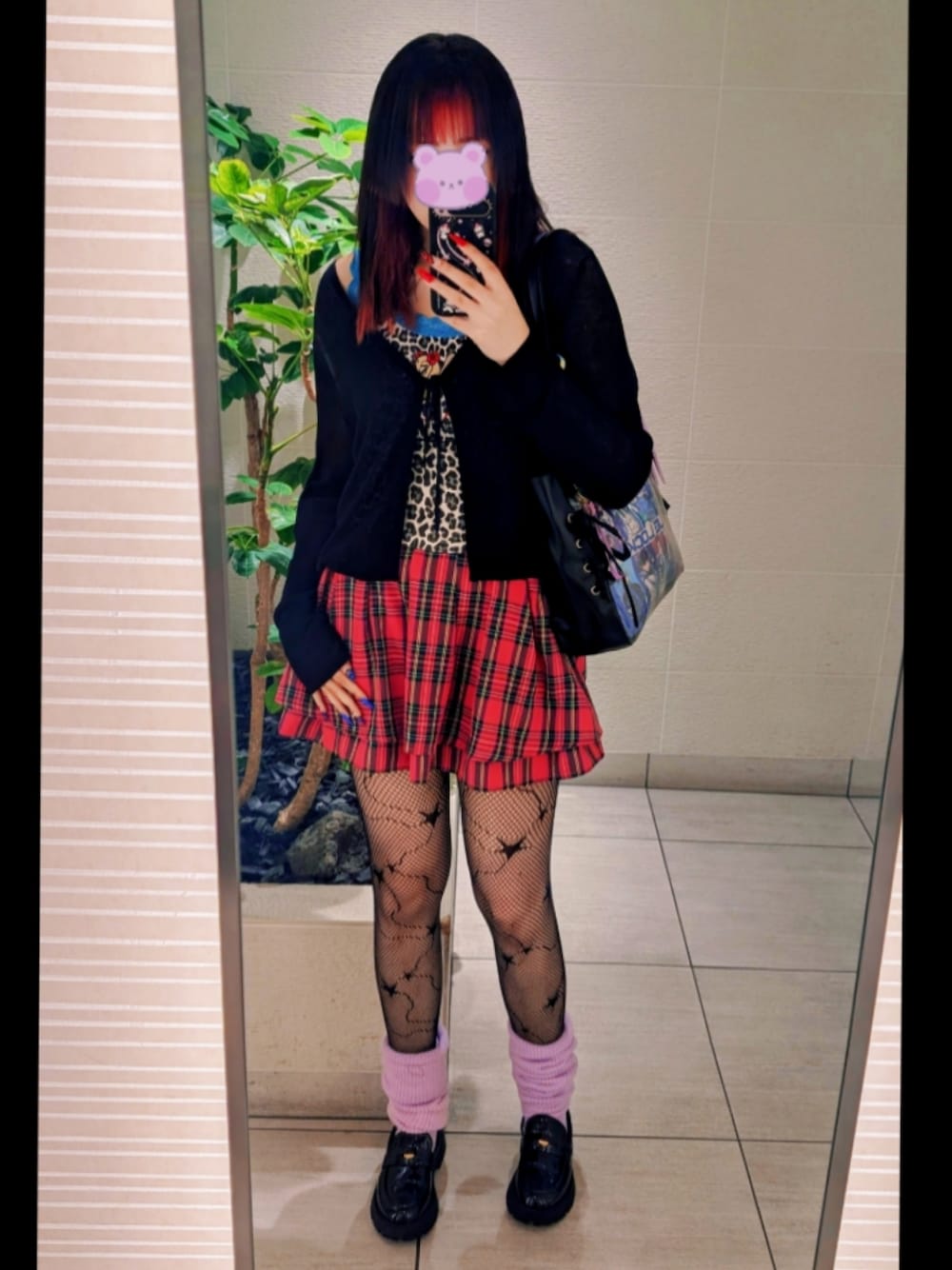 「ロック、ギャル、ガルフィー、rock、GALFY、カジュアル、ルーズソックス、ぽっちゃり」｜「ZARAのアイテム（ローファー、ブラック系）」を使った、ありっちさん（骨格ウェーブ・レディース・178cm）の夏コーディネートの1枚目の写真