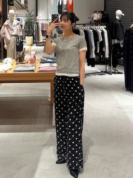 「BAYFLOW（ベイフロー）の[ウエストゴム仕様]カットジャガード柄パンツ（その他パンツ、ブラック系）」を使った、rikopinchaanさん（レディース・167cm）の春コーディネート