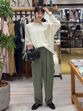 「BAYFLOW（ベイフロー）のアイテム（パンツ）」を使った、rikopinchaanさん（レディース・167cm）の春コーディネート