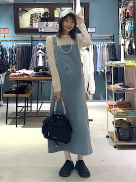「アイテム（ジャンパースカート）」を使った、rikopinchaanさん（レディース・167cm）の秋コーディネート