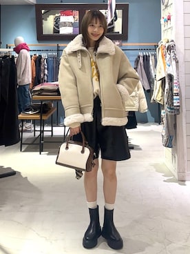 「アイテム（ムートンコート）」を使った、rikopinchaanさん（レディース・167cm・20代）の秋コーディネート