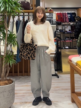 「BAYFLOW（ベイフロー）のアイテム（パンツ）」を使った、rikopinchaanさん（レディース・167cm）の冬コーディネート