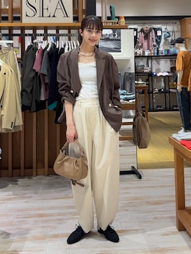 「BAYFLOW（ベイフロー）のアイテム（パンツ）」を使った、rikopinchaanさん（レディース・167cm）の春コーディネート