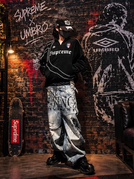 「Supreme （シュプリーム）のアイテム（Other outerwear、ブラック系）」を使った、CHdogさん（メンズ・177cm）の秋コーディネート