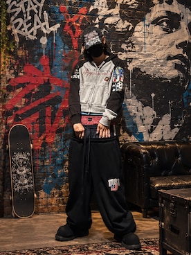 「PROJECT GR（プロジェクトジーアール）のアイテム（Sweatpants、ブラック系）」を使った、CHdogさん（メンズ・177cm）の秋コーディネート