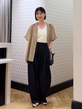 「A part by（アパートバイ）の【接触冷感】シアーオープンカラーシャツ（Shirts、イエロー系）」を使った、なつみさん（レディース・162cm）の夏コーディネート