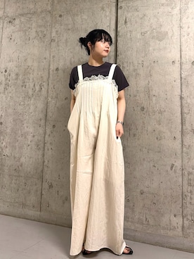 「KBF（ケイビーエフ）のレースオンピンタックサロペット（つなぎ/オールインワン、ホワイト系）」を使った、mamiさん（レディース・153cm）の夏コーディネート