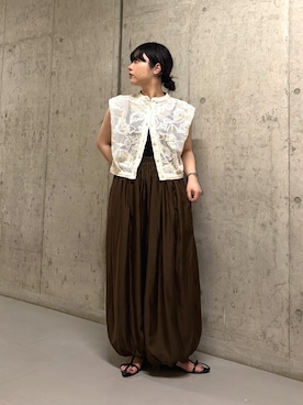 「KBF（ケイビーエフ）のシアーバルーンパンツ（その他パンツ、ブラウン系）」を使った、mamiさん（レディース・153cm）の春コーディネート