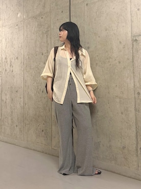 「KBF（ケイビーエフ）のシアーフォルムシャツ（シャツ/ブラウス、ホワイト系）」を使った、mamiさん（レディース・153cm）の春コーディネート