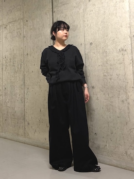 「KBF（ケイビーエフ）のタックデザインツイルパンツ（その他パンツ、ブラック系）」を使った、mamiさん（レディース・153cm）の春コーディネート