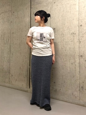 「KBF（ケイビーエフ）のドレーププリントTEE（Tシャツ/カットソー、グレー系）」を使った、mamiさん（レディース・153cm）の春コーディネート