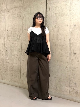 「KBF（ケイビーエフ）のボリュームギャザーシアービスチェ（その他トップス、ブラック系）」を使った、mamiさん（レディース・153cm）の夏コーディネート