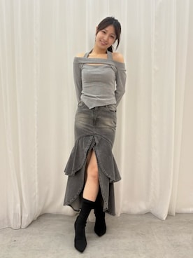 「アイテム（デニムスカート）」を使った、NATSUMIさん（レディース・159cm）の秋コーディネート