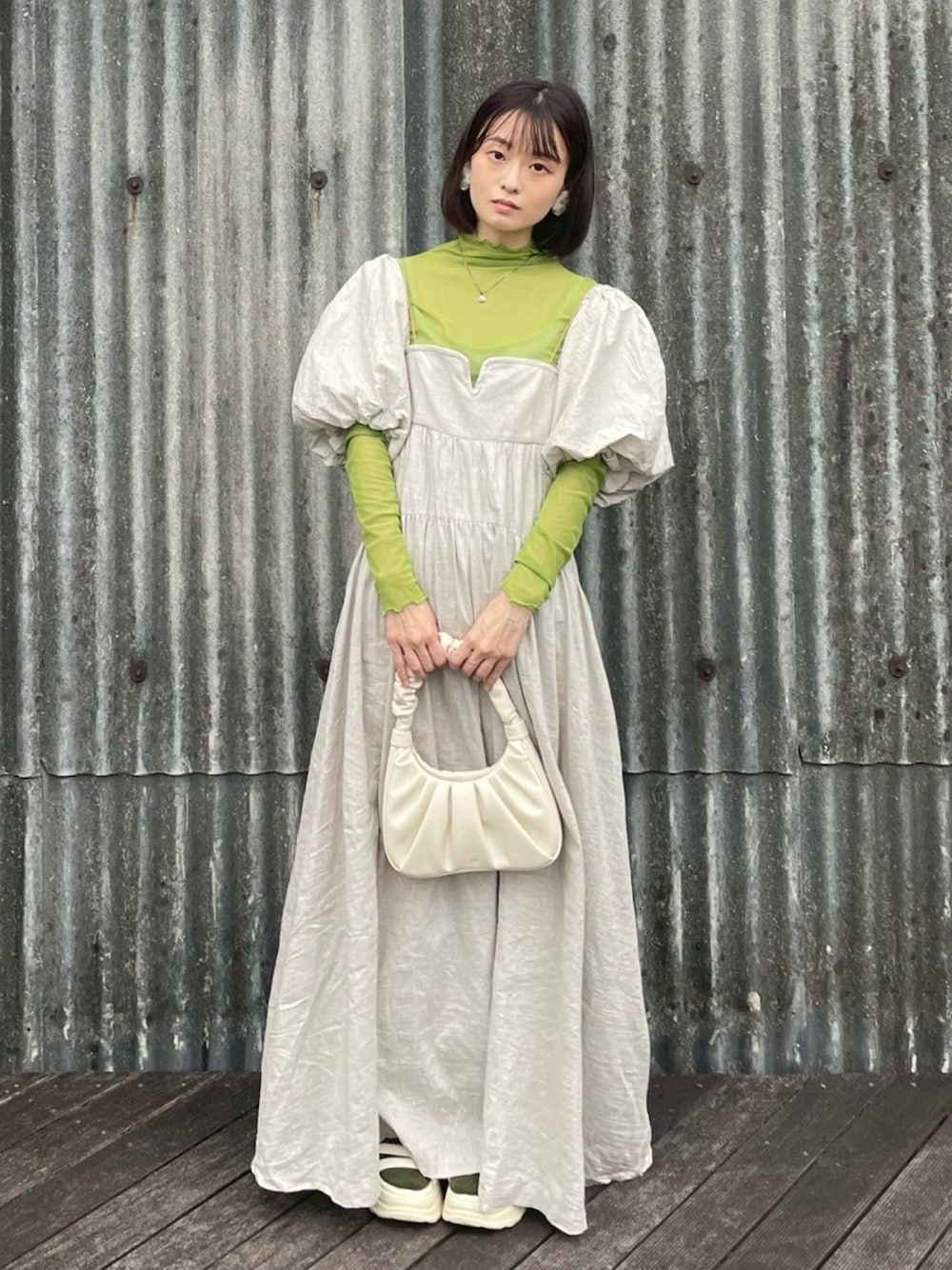 「パフスリーブワンピース、パフスリーブ、シアートップス、夏ルックで気分アップ、maisonspecial、JWPEI」｜「CLEAのメロウハイネックシアーインナートップス（Tシャツ/カットソー、グリーン系）」を使った、はいねさん（骨格ナチュラル・レディース・157cm）の夏コーディネートの1枚目の写真