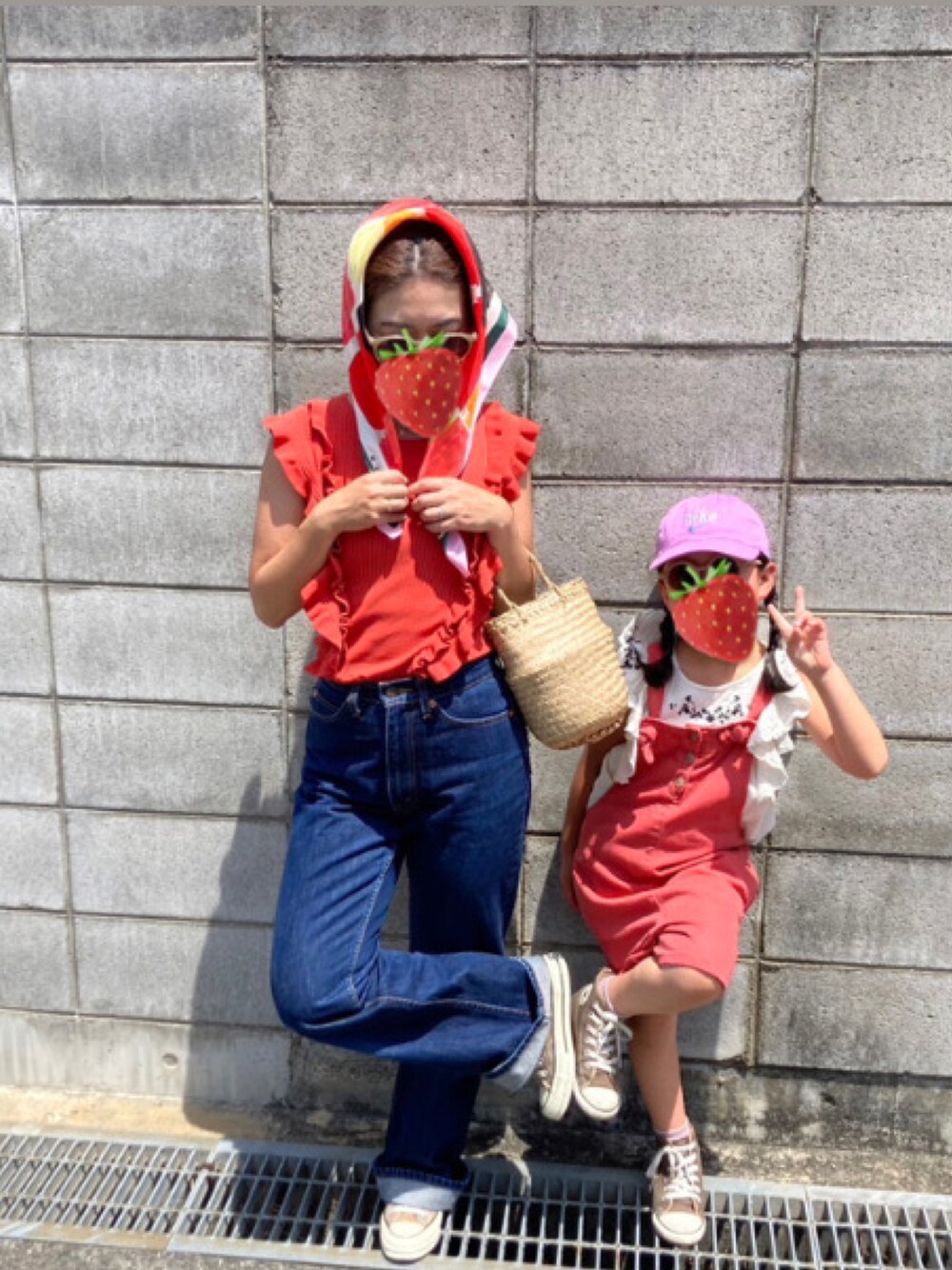 「イチゴ狩り、いちご色🍓、リリーブラウン、UNIQLOMARNI」｜「Levi'sのアイテム（デニムパンツ、ブルー系）」を使った、ふたえテープさん（レディース・156cm）の春コーディネートの1枚目の写真