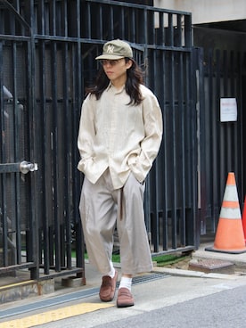「NVRFRGT（ネヴァーフォーゲット）のNVRFRGT / ネヴァーフォーゲット S CURVED UTILITY CAPRI TROUSERS（その他パンツ、ベージュ系）」を使った、鈴木 健心さん（メンズ・176cm）の春コーディネート