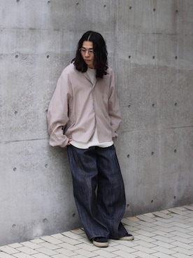 「NVRFRGT（ネヴァーフォーゲット）のNVRFRGT / ネヴァーフォーゲット 3D TWISTED WIDE LEG JEANS/RAW IN（デニムパンツ、ブルー系）」を使った、鈴木 健心さん（メンズ・176cm）の冬コーディネート