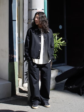 「WISM（ウィズム）のNAMELESSNESS / ネームレスネス DUCK JACKET（ブルゾン、ブラック系）」を使った、鈴木 健心さん（メンズ・176cm）の冬コーディネート