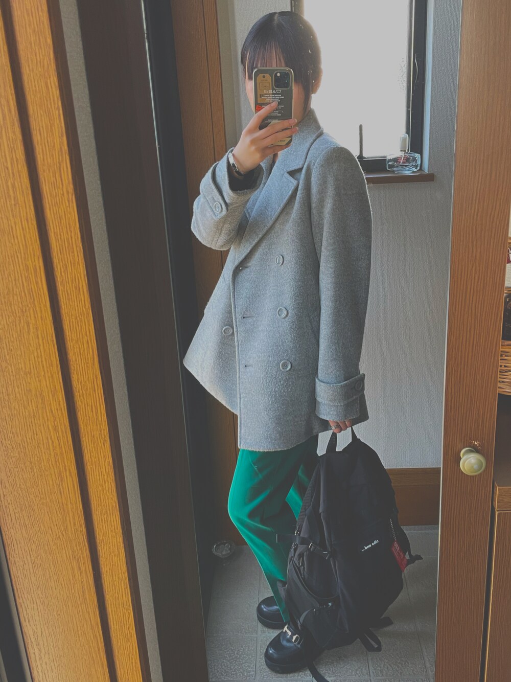 「コート、ZARA、きれいめカジュアル、パンツスタイル、ニコアンド、ザラ、ハニーズ、Honeys、ロングヘア、3coins、niko and…、大学生コーデ、大学生スタイル、大学生の日常、スリコ」｜「Honeysのアイテム（ジャケット/アウター、グレー系）」を使った、Kahoさん（レディース・163cm）の秋コーディネートの1枚目の写真