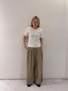「URBAN RESEARCH（アーバンリサーチ）のSATORU SASAKI　ショルダーパッドTシャツ（Tシャツ/カットソー、ホワイト系）」を使った、marieさん（レディース・165cm）の春コーディネート
