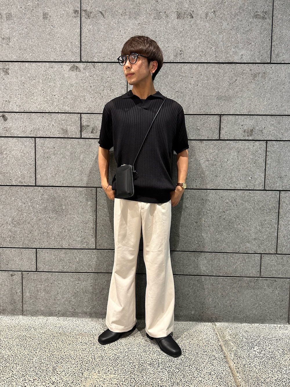 「オトナカジュアル、シンプルコーデ、夏コーデ、メンズファッション、シンプルスタイル」｜「tk.TAKEO KIKUCHIのカラーワイドフレアパンツ（その他パンツ、ホワイト系）」を使った、翔ちゃんさん（メンズ・170cm）の夏コーディネートの1枚目の写真