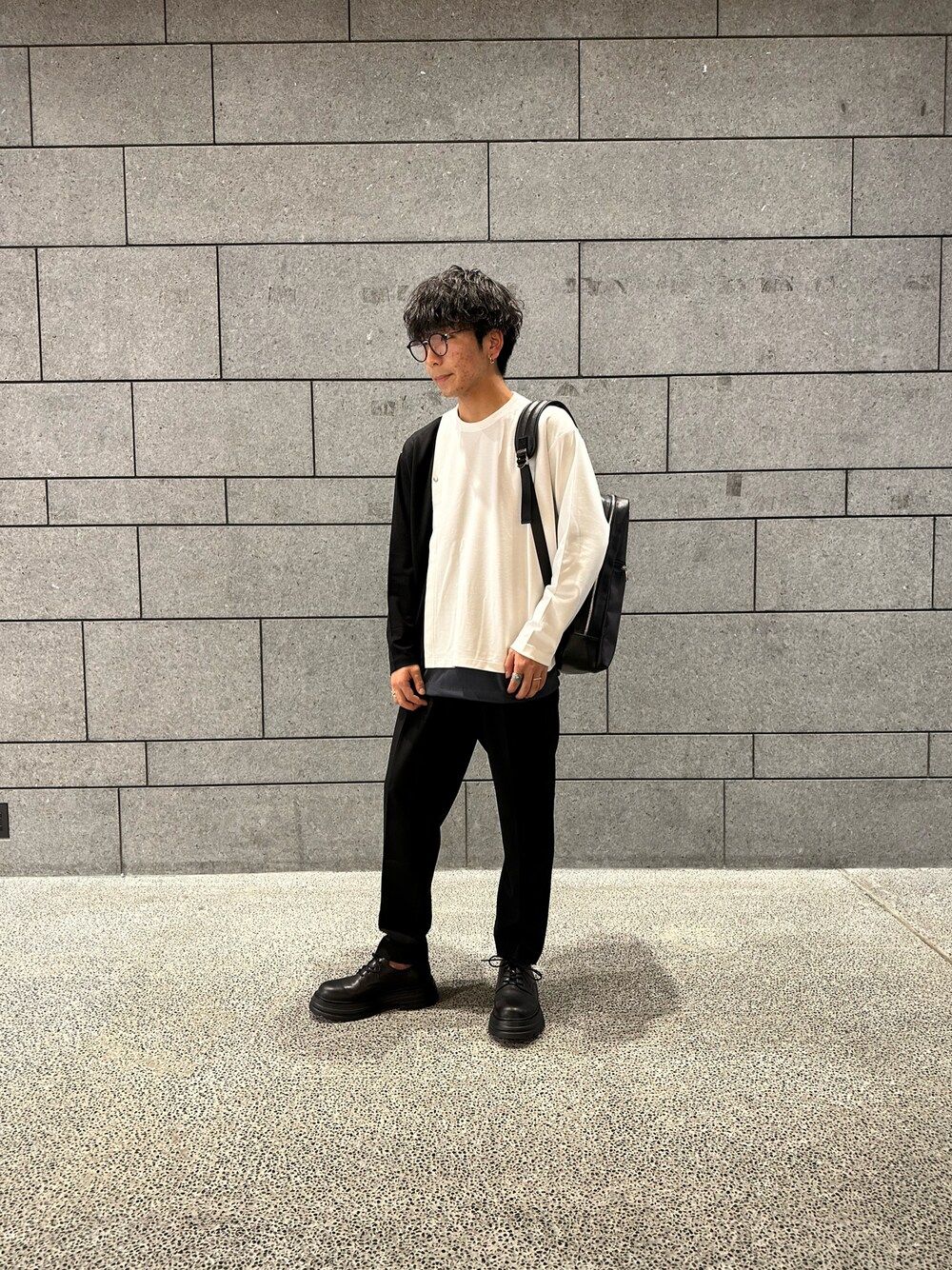 「オトナカジュアル、休日スタイル、春服コーデ、きれいめ」｜「tk.TAKEO KIKUCHIのダブルレイヤードカットソー（Tシャツ/カットソー、ホワイト系）」を使った、翔ちゃんさん（メンズ・170cm）の冬コーディネートの1枚目の写真
