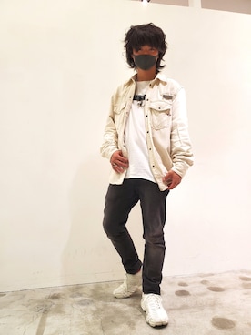 「DIESEL（ディーゼル）のDIESEL SS22 メンズ デニムシャツ ホワイトデニムシャツ サステナブル（シャツ/ブラウス）」を使った、りっきーさん（メンズ・170cm）の春コーディネート