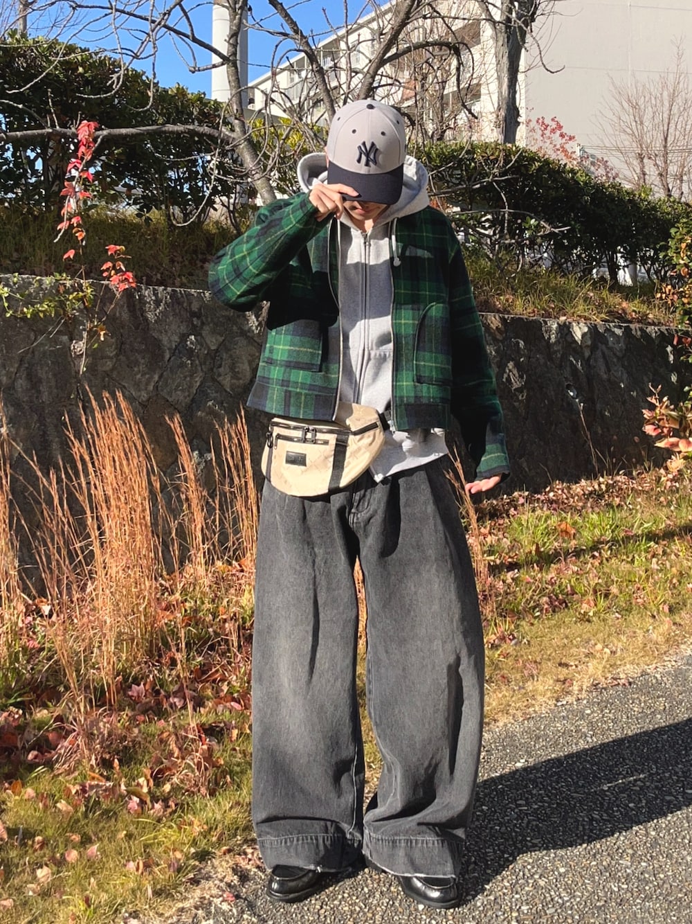 セットアップを使った「ニューエラ」の人気ファッションコーディネート