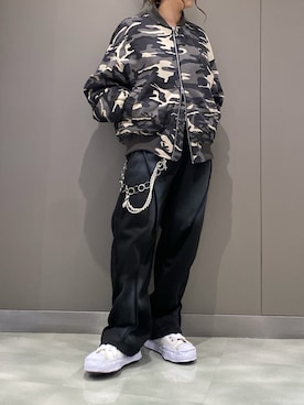 「アイテム（MA-1）」を使った、runaさん（レディース・159cm）の冬コーディネート