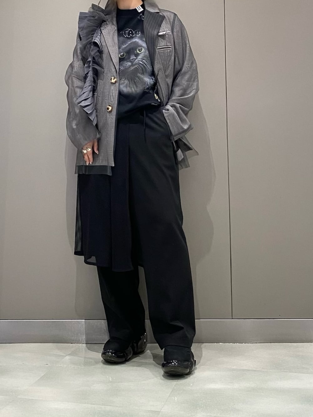 AULA AILAのテーラードジャケットを使った人気ファッション