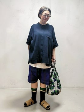 「osharewalker（オシャレウォーカー）の『ダブルガーゼバンドカラーシャツ』（シャツ/ブラウス、ブルー系）」を使った、未央  ‪ ‪ さん（レディース・170cm）の夏コーディネート