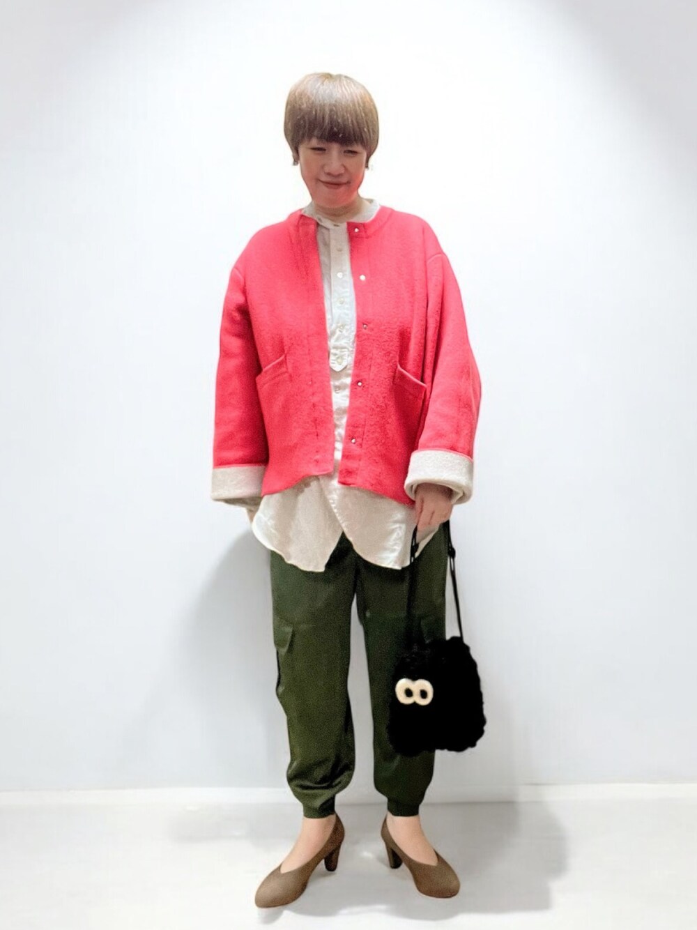 manana suerte（マニャーナスエルテ）の「サテンカーゴパンツ