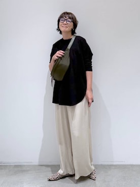 「Elura（エルーラ）のレザーコンビボディバッグ/328625（ハンドバッグ）」を使った、maturi0108さん（レディース・164cm・40代）の夏コーディネート