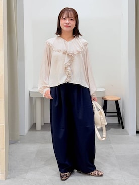 「Elura（エルーラ）のラッフルレースカラーブラウス/1066359（シャツ/ブラウス、ホワイト系）」を使った、suzuyuuさん（レディース・159cm）の秋コーディネート
