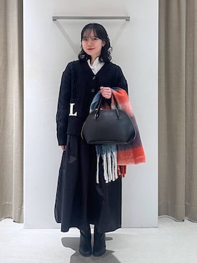 「アイテム（ストール/ショール）」を使った、りりなさん（レディース・153cm）の秋コーディネート