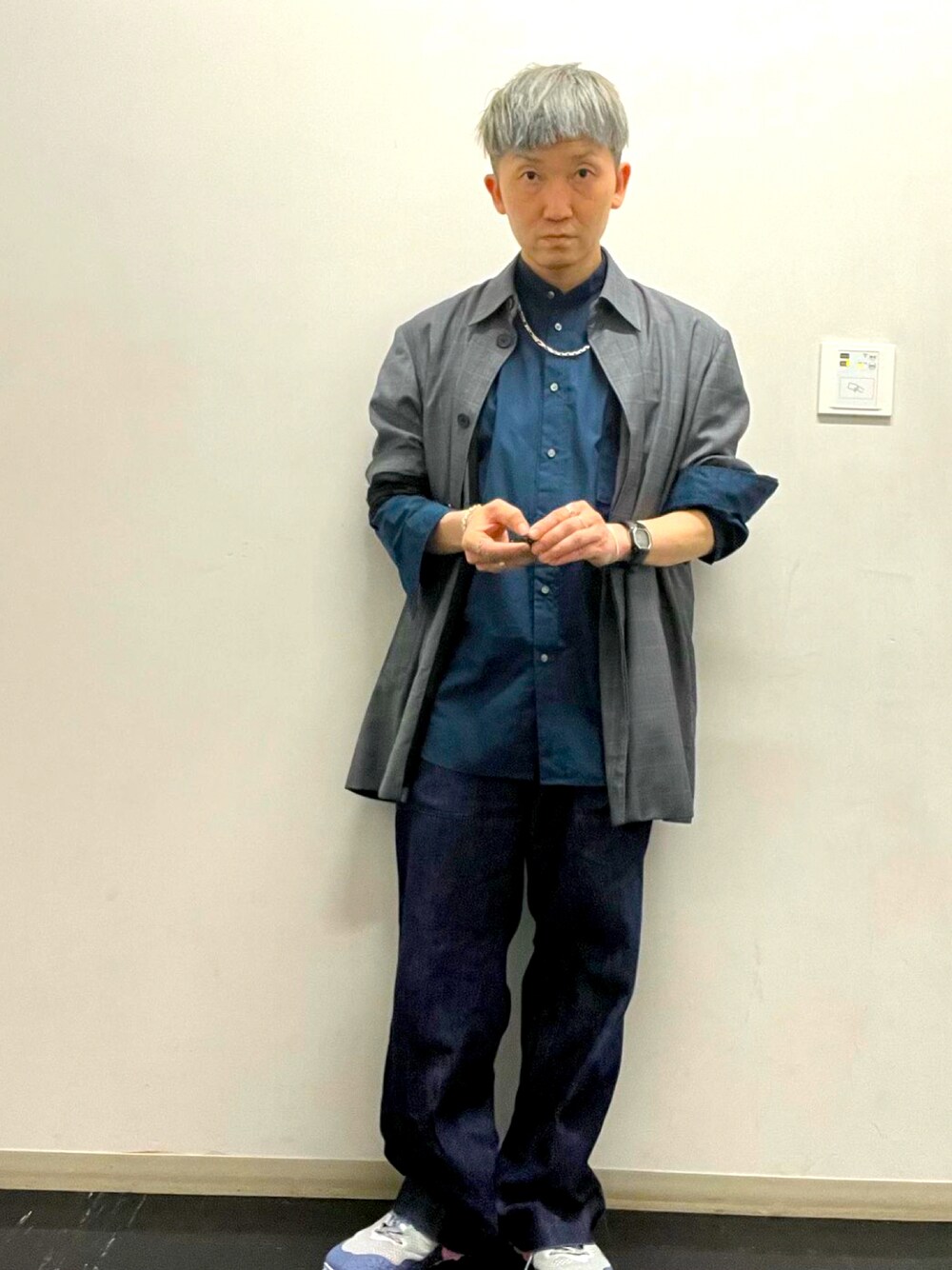「DRIES VAN NOTENのアイテム（デニムパンツ、ブルー系）」を使った、howtomakeakkyperiod2さん（メンズ・166cm）の春コーディネートの1枚目の写真