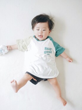「ZARA KIDSのアイテム（Tシャツ/カットソー、ホワイト系）」を使った、Atom😎さん（キッズ・70cm）の夏コーディネート