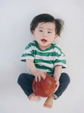 「UNIQLO（ユニクロ）のアイテム（Tシャツ/カットソー、グリーン系）」を使った、Atom😎さん（キッズ・70cm）の夏コーディネート