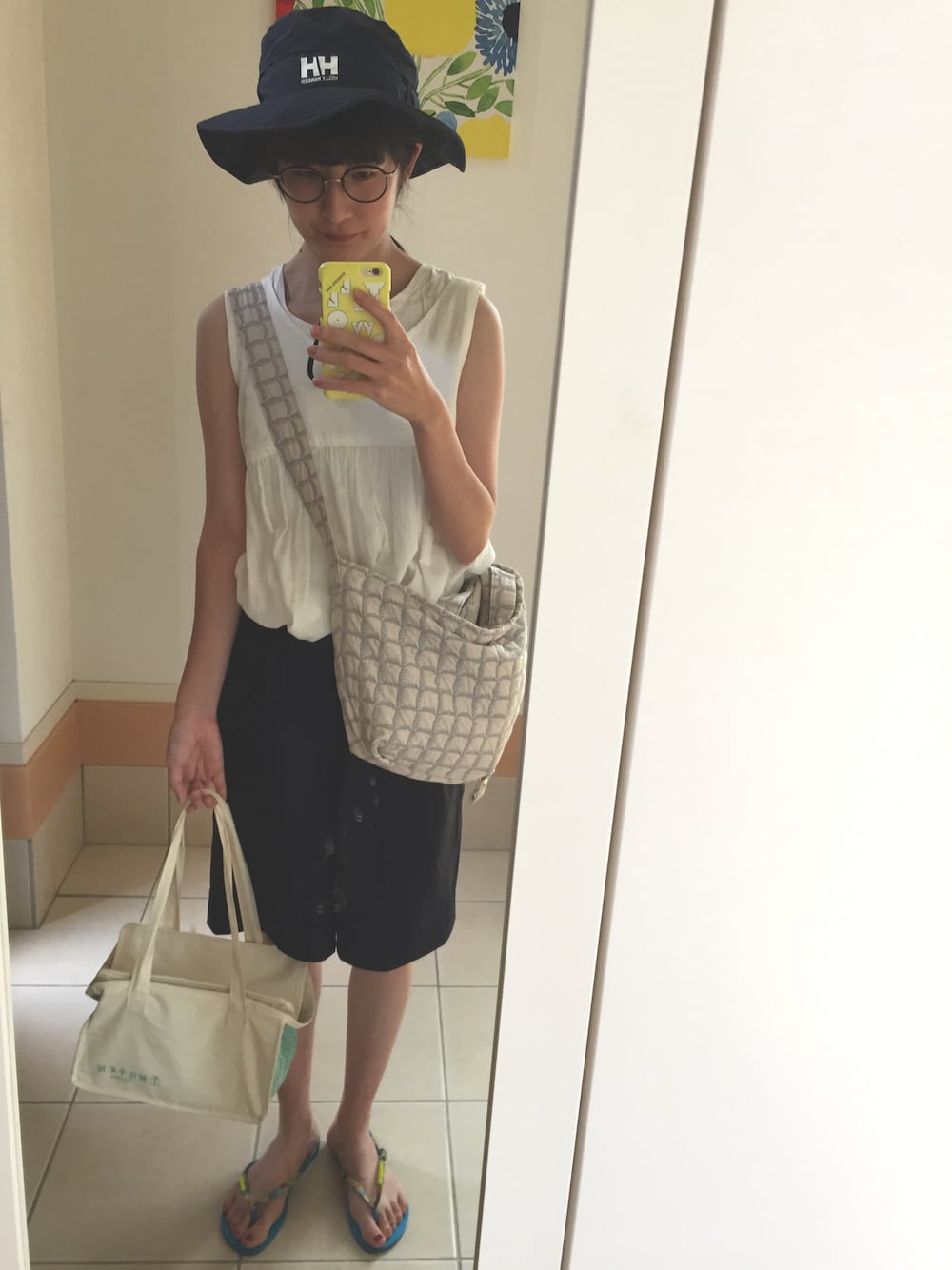 「HELLY HANSENのアイテム（ハット、ブルー系）」を使った、ささん（レディース・156cm）の秋コーディネートの1枚目の写真