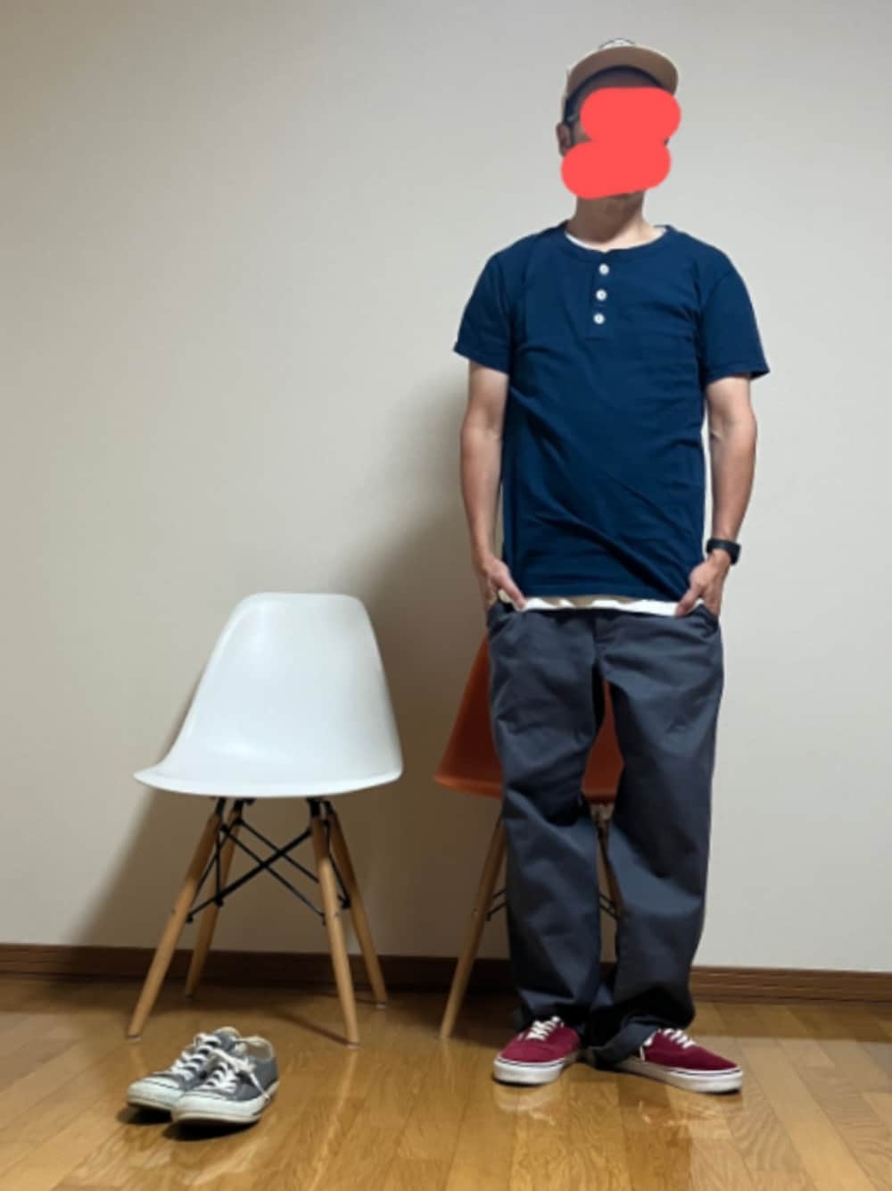 「アメカジ、ストリート、キャップ、ヘンリーネックＴシャツ、ヘンリーネック、VANS、チノパン、チープカシオ」｜「LIFT UPのワークパンツ（チノパンツ、グレー系）」を使った、urotasadamakさん（メンズ・168cm）の秋コーディネートの1枚目の写真
