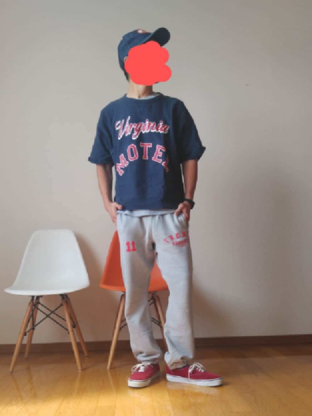「アメカジ、リラックススタイル、キャップ、スウェット、スウェットパンツ、VANS、チープカシオ、チプカシ、半袖スウェット」｜「Championの半袖スウェット　CW-D014（スウェット、ブルー系）」を使った、urotasadamakさん（メンズ・168cm）の秋コーディネートの1枚目の写真