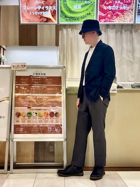 「JINS（ジンズ）の【JINS CLASSIC -Acetate-】（メガネ、ブラウン系）」を使った、菊地武雄さん（メンズ・170cm）の春コーディネート