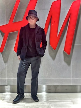 「H&M（エイチ・アンド・エム）のアイテム（トップス）」を使った、菊地武雄さん（メンズ・170cm）の春コーディネート