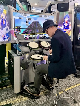 「GU（ジーユー）のコーデュロイ ハット 1480円（ハット、ブラック系）」を使った、菊地武雄さん（メンズ・170cm）の春コーディネート