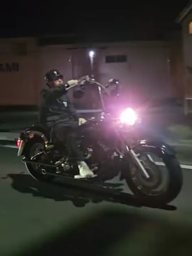 「Dickies（ディッキーズ）のアイテム（パンツ）」を使った、鈴木服さん（メンズ・177cm）の春コーディネート