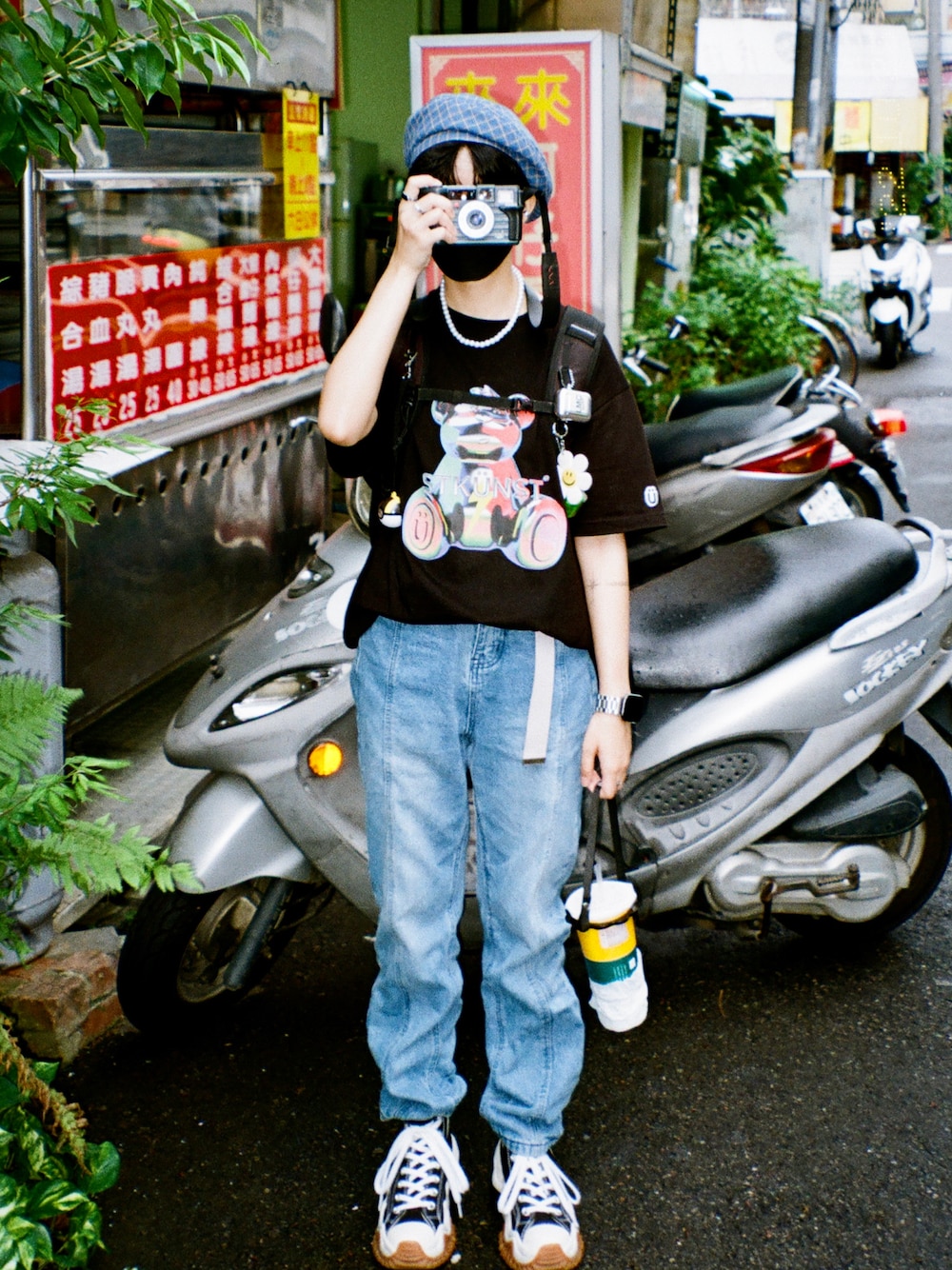 「ootd、vintage、istkunst、thisisneverthat、wigglewiggle、korea moos、converse、konica」｜「CONVERSEのRun Star Motion（スニーカー、ブラック系）」を使った、n0v0neさん（メンズ・159cm）の秋コーディネートの1枚目の写真